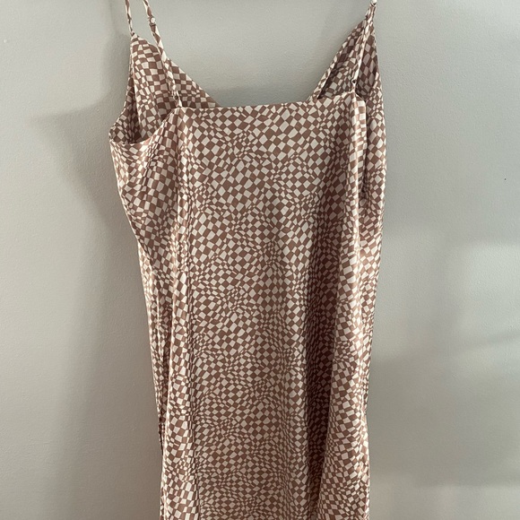 Dynamite silk dress - Picture 3 of 3